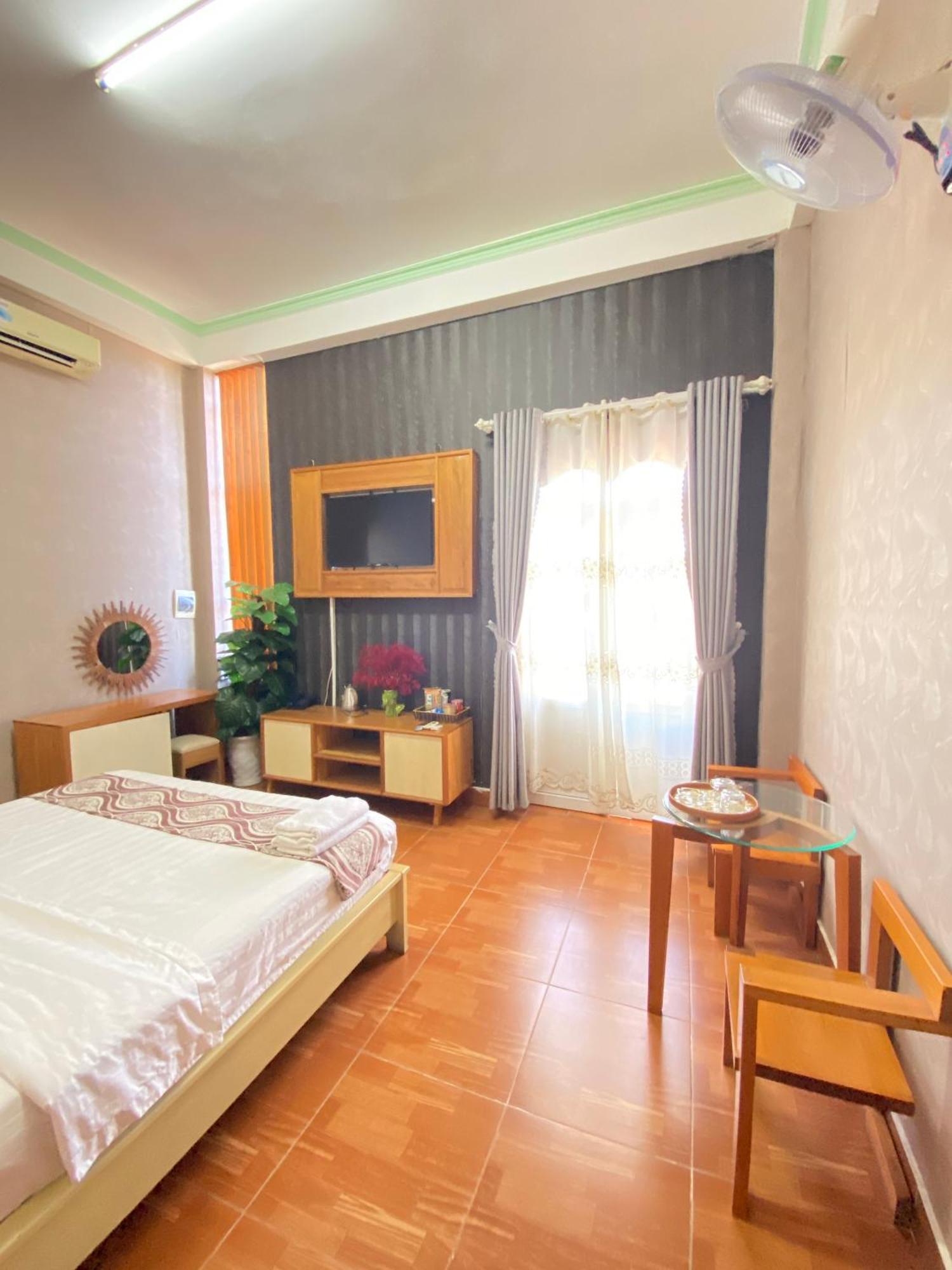 Hong My Hotel Kon Tum Exterior photo